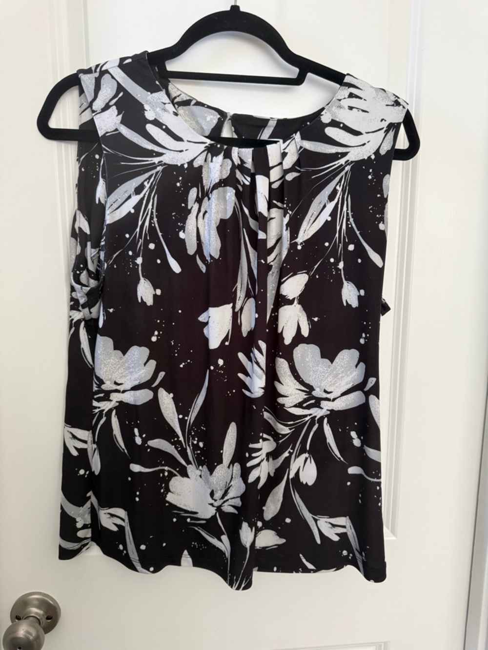 Calvin Klein Black Floral Scoop Neck Sleeveless Camisole